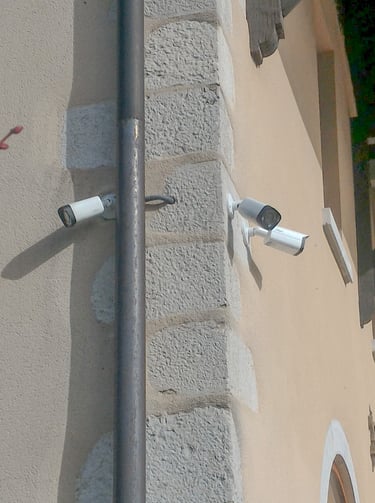 Installation de vidéosurveillance par Phonie-Sat dans un commerce en Haute-Savoie