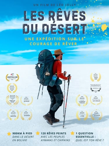 Affiche du film Les Rêves du Désert mettant en scène un randonneur qui traverse le Salar d'Uyuni