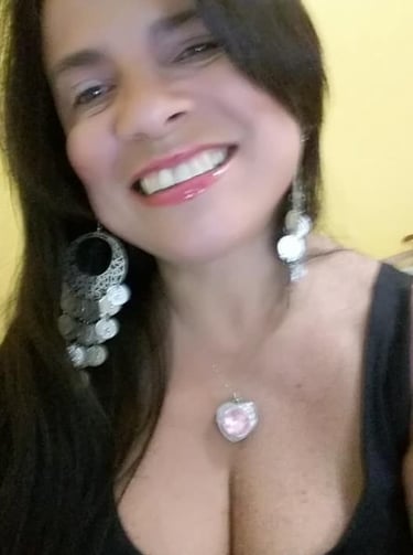 Patty Liger sorrindo — autora e estrategista, fundadora do byP.LO