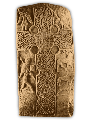 Détail croix sculptée sur pierre