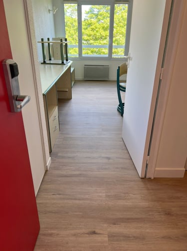 pose de parquet dans un studio étudiant à caen par js services