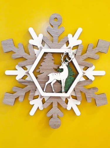 colgante navideño ciervo en madera calada con laser