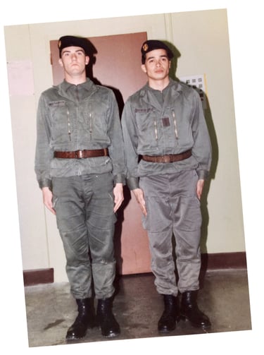 des souvenirs militaires à raconter avec une biographe professionnelle à Bordeaux