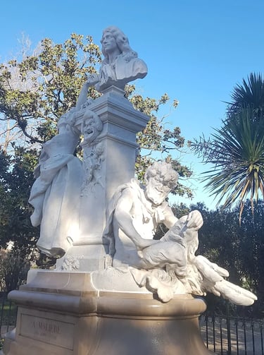 Statues de Molière - taille de pierre - Pézenas - Hérault 