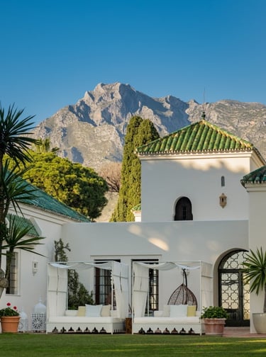 Garden view of Villa El Rincon with the iconic La Concha mountain as a stunning backdrop.