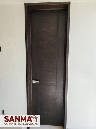puerta de madera fraccionamiento