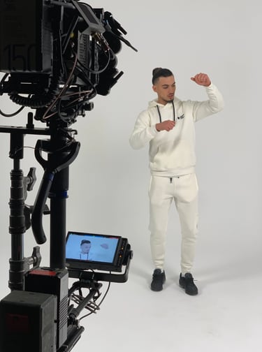 camera arri sur steadycam dans un plateau de tournage fond blanc