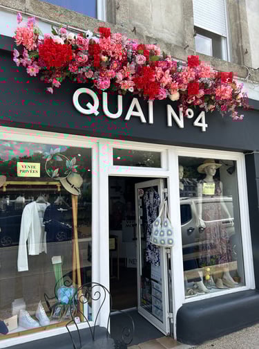 fleurs vitrine par Artisan Fleuriste Ergué-Gabéric proche de Quimper