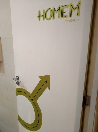 fresque porte hostel brésil