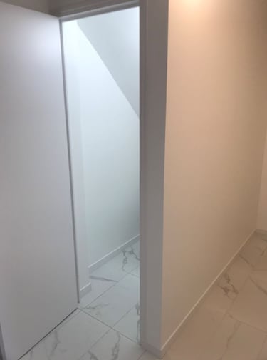 Réalisations des peintures et pose des plinthes