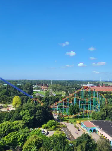 Walibi goliath bouw yoy condor lowlands