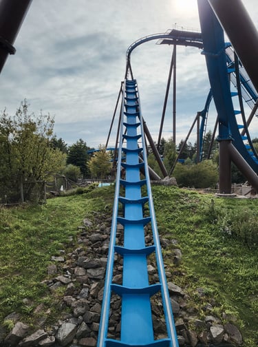 Fenix wing coaster B&m achtbaan toverland