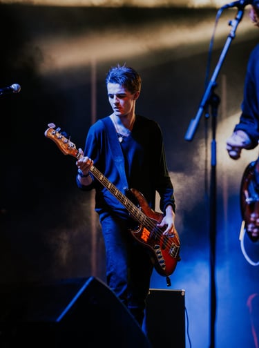 base guitarist