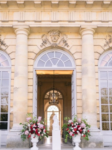 wedding cake at chateau de champlatreux