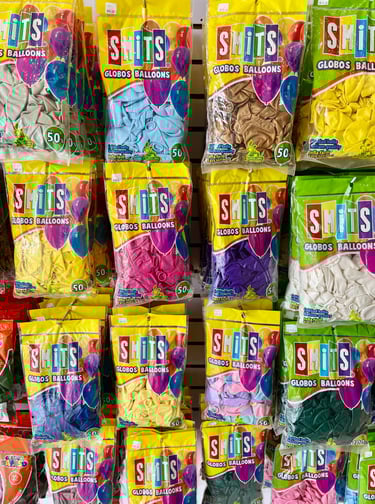 Globos latex marca Smits para decorar en colores azul, fucsia, rosa, amarillo, azul bebé, blanco.