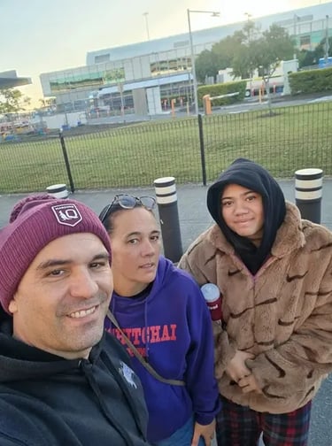 Kahn dropping off his sister and niece at the domestic airport in Brisbane.