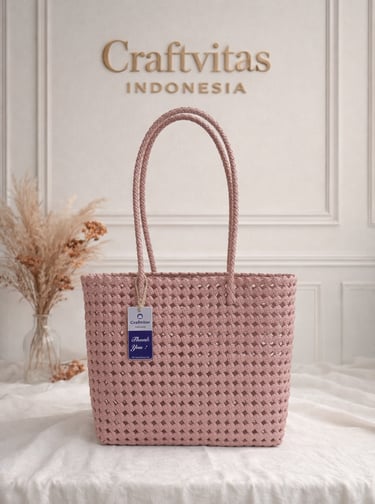 Tas anyaman plastik model sekar warna nude handmade Craftvitas Indonesia