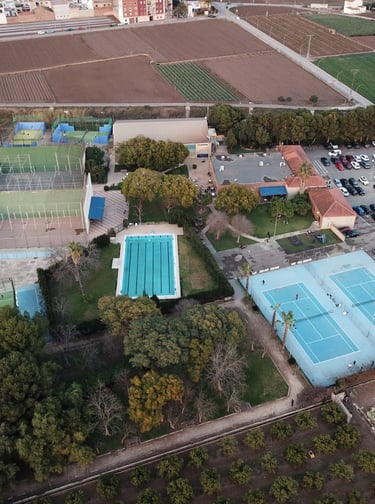 Imagen de dron del Club valenciano de natación, Carpesa, valencia
