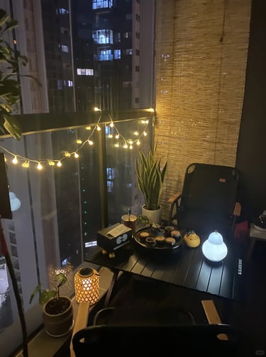 Warm decorative lamp for outdoor living spaces, suitable for balconies, patios, and cozy garden corn