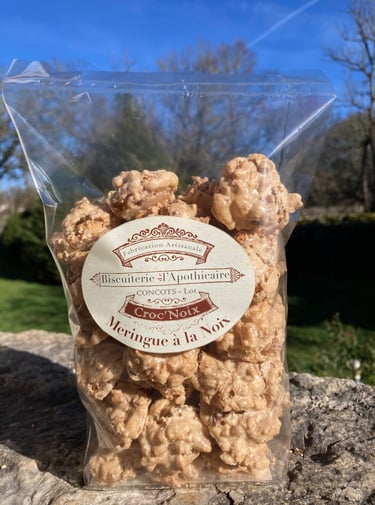 Paquet de biscuits artisanaux, Croc'Noix (meringue à la noix) de la biscuiterie de l'Apothicaire