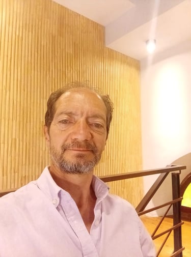 Arturo A. Martearena. Escritor.