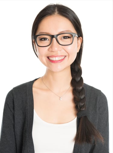 headshot-photo-retouching-clear-background-blurred