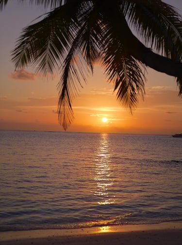 Jumeirah Olhahali Island Maldives sunset