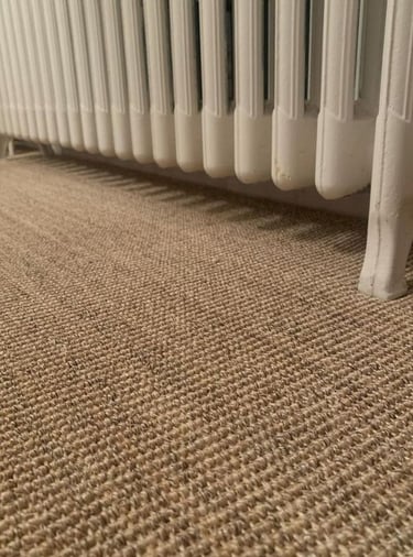 moquette naturelle, jonc de mer, sol en fibres végétales, revêtement écologique, intérieur chaleureu