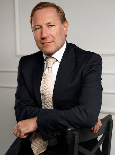 CV, Linkedin, įmonės darbuotojų nuotraukos, Verslo portretų fotografavimas Kaune, eimantasphoto