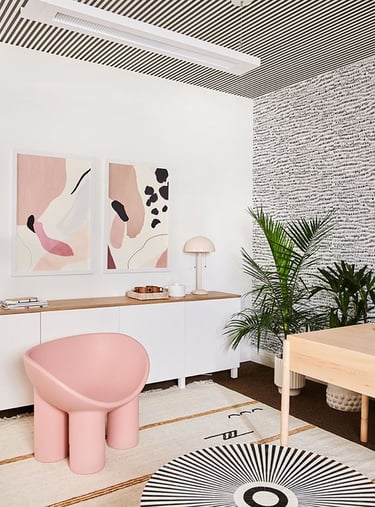 5 conseils de décoratrice pour rendre son salon chaleureux