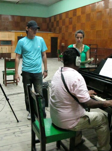 Rey Escobar, Rodolfo Argudin "Peruchin" & Daviana Basilio.