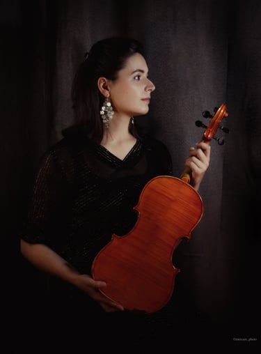 Lidia Plana freelancer violist and pedagogue