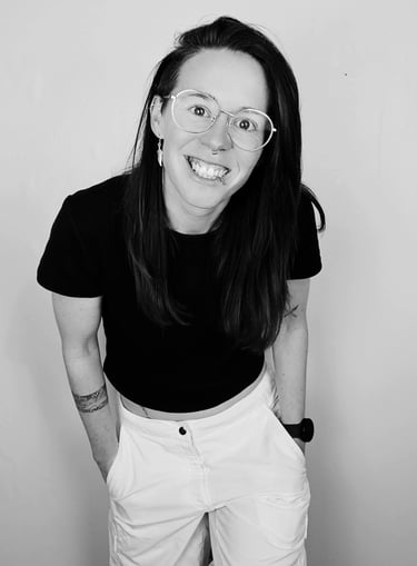 Artist photograph of Kim keogh. A black and white image of the artist Kim Keogh