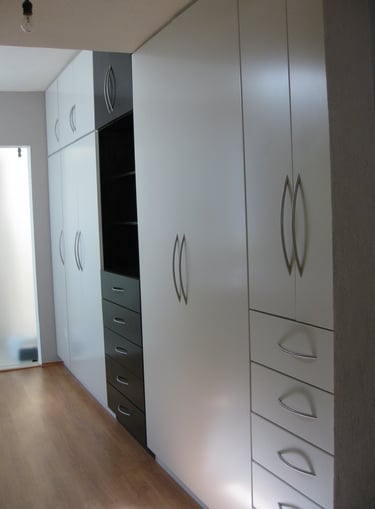 Closet puertas barnizadas