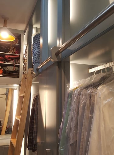 Vestidor barnizado