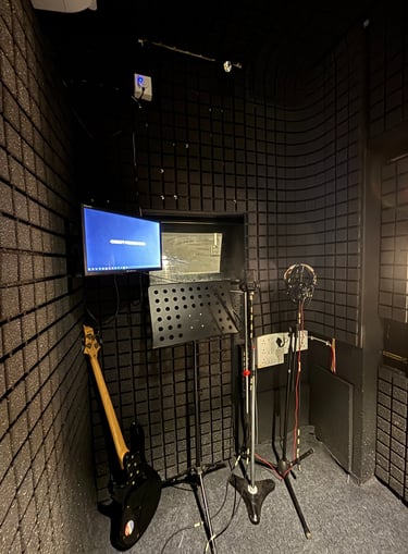 Dubbing room,  Dead room 