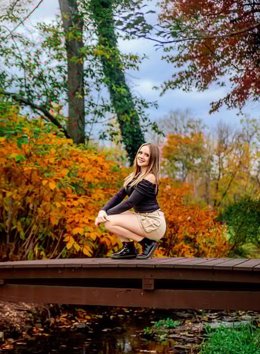 York PA Senior pictures at Historic Shady Lane by a Lancaster PA senior picture photographer