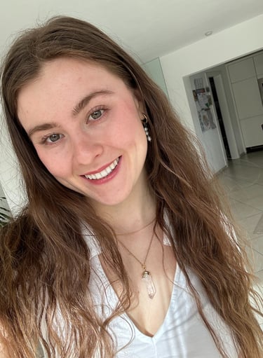 Celina Lerchner, erfahrene virtuelle Assistentin mit über fünf Jahren Buchhaltungserfahrung