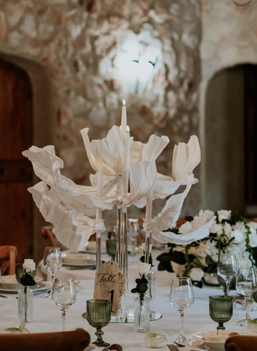 décoration de table mariage travertin
