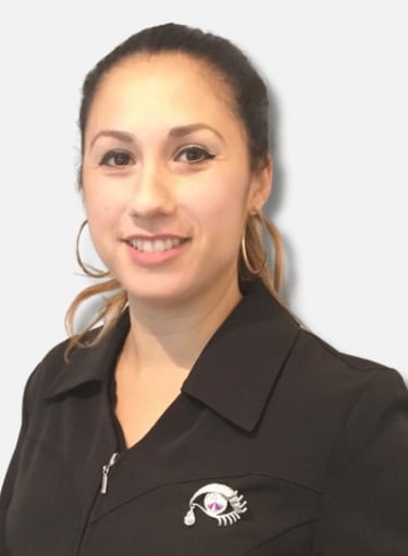 estheticienne formatrice pose de cils