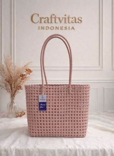 Tas anyaman plastik model sekar warna nude handmade Craftvitas Indonesia