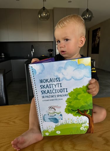 Lavinimo knygelė „Mokausi skaityti, skaičiuoti ir pažinti spalvas“