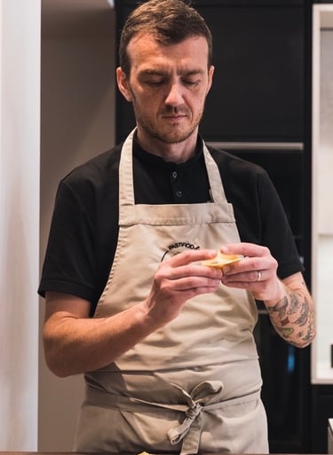 Alexis Vergnory chef de cuisine Pastificio e Risotteria faisant des pâtes fraîches