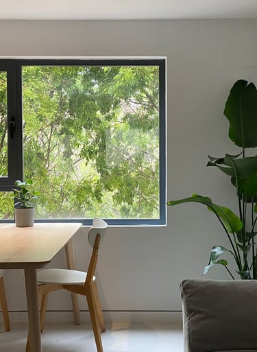 Ventana negro mate con fijos panoramicos.