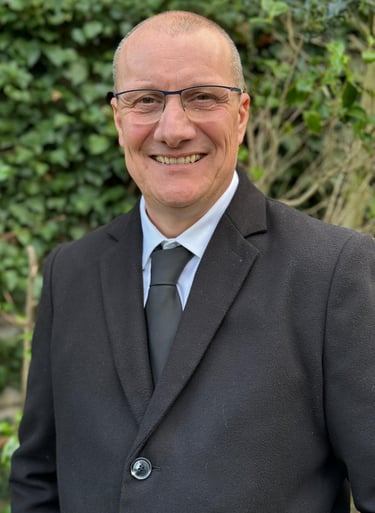 Essex Celebrant Hockley Funeral Celebrant Male Essex