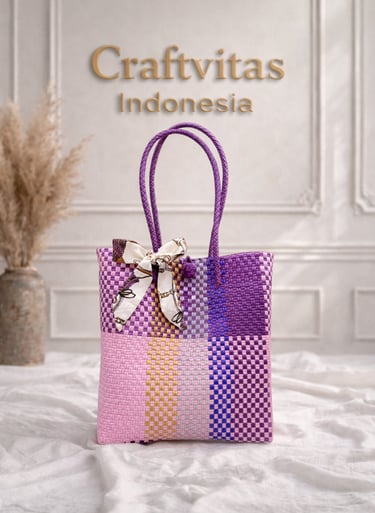 Tas anyaman plastik motif batik ungu mix warna handmade dari Craftvitas Indonesia