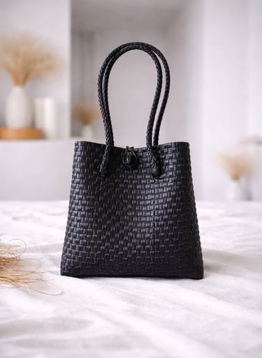 Tas anyaman plastik jali jali warna hitam handmade, tas anyaman kuat dan cocok untuk harian