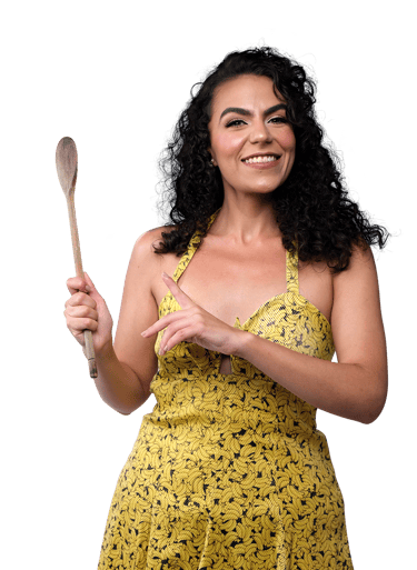 Foto da Cecilia Mauad com uma colher de pau