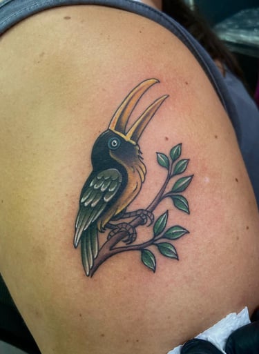 Neotraditional bird Tattoo style. 