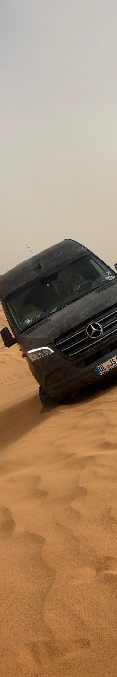 Offroad Reise durch die Wüste Marokkos mit Allrad Van